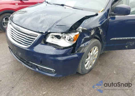 2016 Chrysler Town & Country Touring z USA, uszkodzony, nr VIN 2C4RC1BGXGR177282